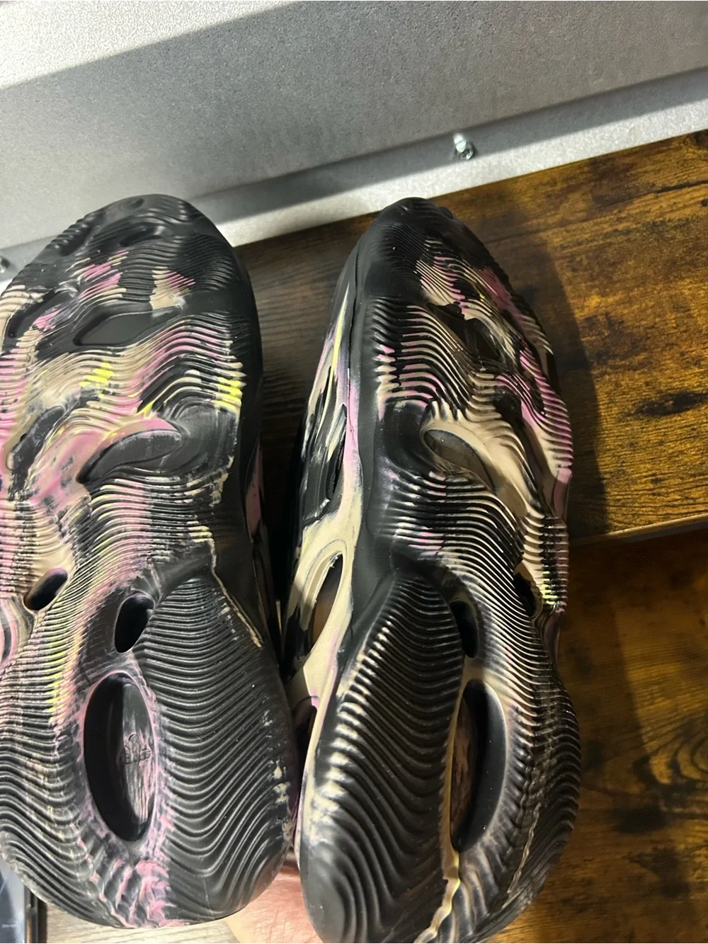 Yeezy rnr carbon